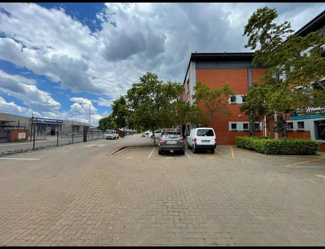 INDUSTRIAL PROPERTY TO RENT IN HENNOPSPARK